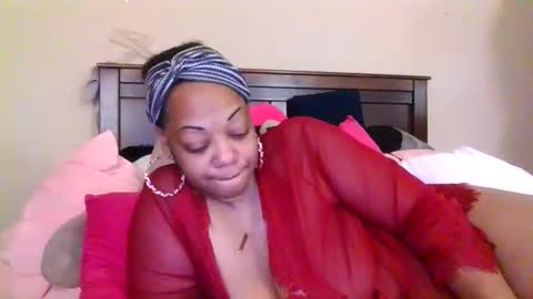 Snapshot of brownroundrenee chatting on June 2026 11:13:02 AM brownroundrenee online show from June 2026 11:13:02 AM