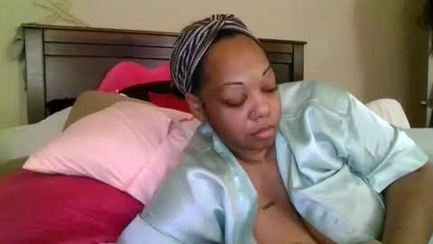 Snapshot of brownroundrenee chatting on June 2026 11:14:01 AM brownroundrenee online show from June 2026 11:14:01 AM