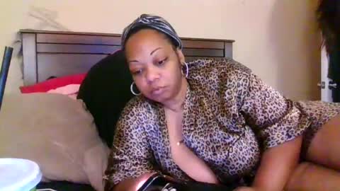 Snapshot of brownroundrenee chatting on June 2026 11:57:01 AM brownroundrenee online show from June 2026 11:57:01 AM