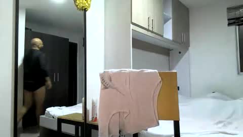 Snapshot of bruce_bigg chatting on December 2024 02:14:02 AM Bruce online show from December 2024 02:14:02 AM