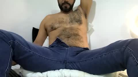 Snapshot of bruce_bigg chatting on February 2025 07:06:02 PM Bruce online show from February 2025 07:06:02 PM