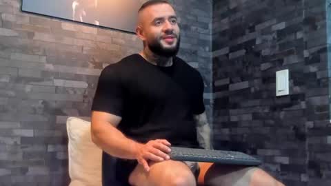 Snapshot of brucedallas chatting on July 2026 05:32:02 AM brucedallas online show from July 2026 05:32:02 AM