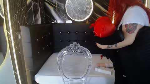 Snapshot of bruja_scarlata chatting on February 2026 12:22:02 PM Bruja SCarlata online show from February 2026 12:22:02 PM