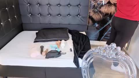 Snapshot of bruja_scarlata chatting on February 2026 12:33:02 AM Bruja SCarlata online show from February 2026 12:33:02 AM