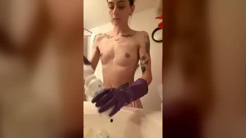 Snapshot of brujaxgrey chatting on July 2026 05:48:02 PM Brujaxgrey online show from July 2026 05:48:02 PM