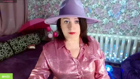 Julia online show from April 2026 09:30:02 PM