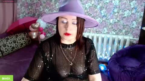 Julia online show from April 2026 08:14:02 PM