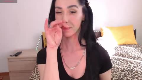 Snapshot of brunettgirl_ chatting on April 2026 06:00:02 AM Ellis online show from April 2026 06:00:02 AM