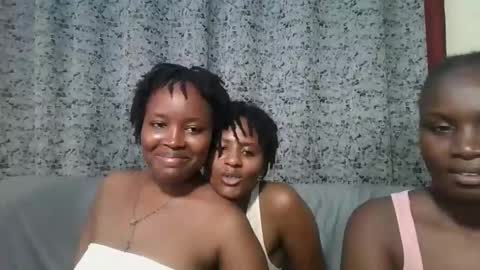 Snapshot of brunnette_blonde chatting on March 2026 07:09:01 PM everyday online show from March 2026 07:09:01 PM