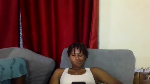 Snapshot of brunnette_blonde chatting on April 2026 07:02:01 AM everyday online show from April 2026 07:02:01 AM