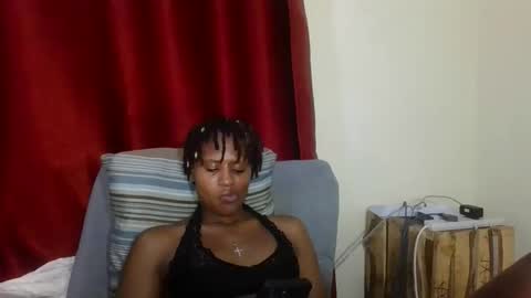 Snapshot of brunnette_blonde chatting on April 2026 01:38:01 PM everyday online show from April 2026 01:38:01 PM