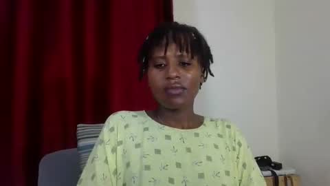 Snapshot of brunnette_blonde chatting on April 2026 08:37:01 PM everyday online show from April 2026 08:37:01 PM