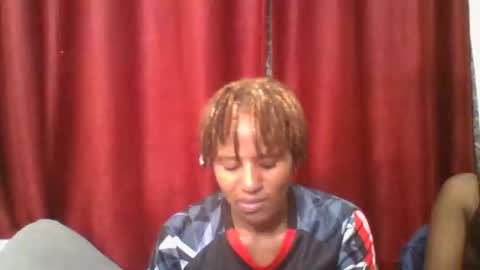 Snapshot of brunnette_blonde chatting on April 2026 01:25:02 AM everyday online show from April 2026 01:25:02 AM