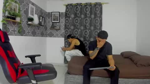 Snapshot of bruno_snow chatting on October 2025 03:25:01 AM bruno_snow online show from October 2025 03:25:01 AM