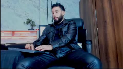 Andres Suarez online show from March 2025 03:59:01 PM