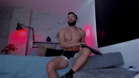 Andres Suarez online show from November 2025 07:23:02 PM