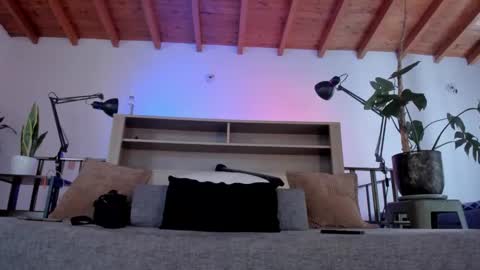 Andres Suarez online show from March 2026 01:05:01 PM