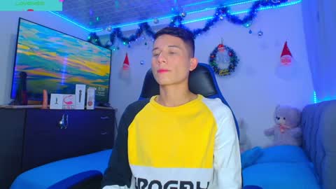 Snapshot of bryam_hot chatting on December 2024 11:57:01 PM BRYAM INDEPENDENT MODEL online show from December 2024 11:57:01 PM