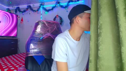 Snapshot of bryam_hot chatting on December 2024 02:15:01 AM BRYAM INDEPENDENT MODEL online show from December 2024 02:15:01 AM