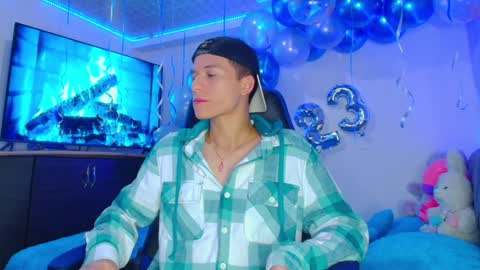 Snapshot of bryam_hot chatting on January 2025 01:16:02 AM BRYAM INDEPENDENT MODEL online show from January 2025 01:16:02 AM