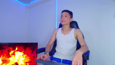 Snapshot of bryam_hot chatting on January 2025 02:40:02 AM BRYAM INDEPENDENT MODEL online show from January 2025 02:40:02 AM