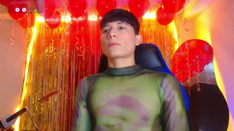 Snapshot of bryam_hot chatting on September 2025 01:18:01 AM BRYAM INDEPENDENT MODEL online show from September 2025 01:18:01 AM