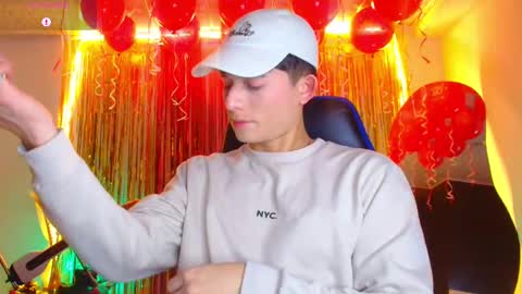 Snapshot of bryam_hot chatting on September 2025 01:17:01 AM BRYAM INDEPENDENT MODEL online show from September 2025 01:17:01 AM