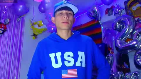 Snapshot of bryam_hot chatting on October 2025 11:05:01 PM BRYAM INDEPENDENT MODEL online show from October 2025 11:05:01 PM