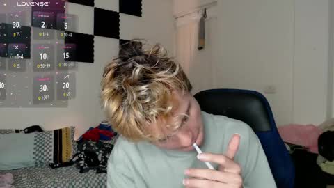 Snapshot of bryamado chatting on December 2024 10:44:02 AM bryamado online show from December 2024 10:44:02 AM