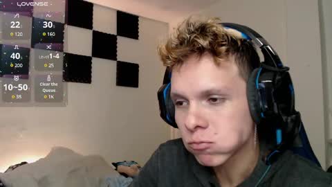 Snapshot of bryamado chatting on January 2025 07:57:01 AM bryamado online show from January 2025 07:57:01 AM