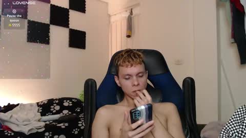 Snapshot of bryamado chatting on January 2025 12:36:01 AM bryamado online show from January 2025 12:36:01 AM