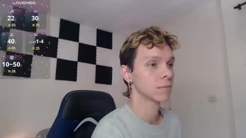 Snapshot of bryamado chatting on March 2025 05:28:02 PM bryamado online show from March 2025 05:28:02 PM