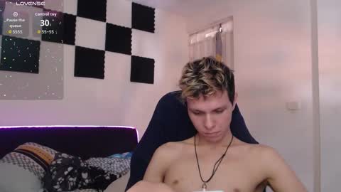 Snapshot of bryamado chatting on October 2025 06:59:01 PM bryamado online show from October 2025 06:59:01 PM