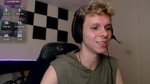 Snapshot of bryamado chatting on October 2025 11:24:02 PM bryamado online show from October 2025 11:24:02 PM