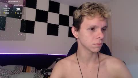 Snapshot of bryamado chatting on October 2025 12:46:01 PM bryamado online show from October 2025 12:46:01 PM