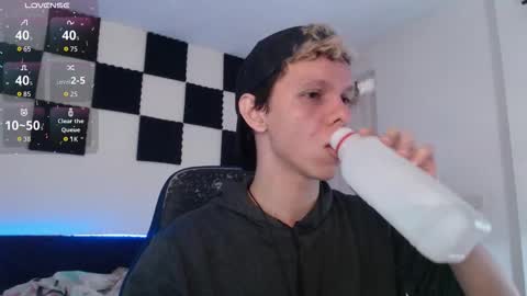 Snapshot of bryamado chatting on October 2025 12:49:02 PM bryamado online show from October 2025 12:49:02 PM