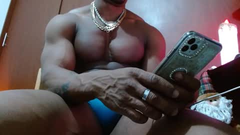 Snapshot of bryan_colen chatting on February 2025 02:28:01 AM Enjoy the best muscle straws online show from February 2025 02:28:01 AM