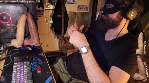 Snapshot of btarkhun chatting on February 2025 12:52:01 AM Anal Orgasm online show from February 2025 12:52:01 AM