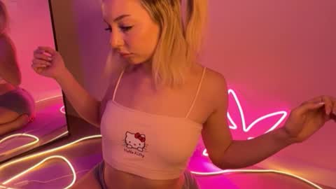 Snapshot of bubble__cum chatting on November 2025 09:08:01 PM Melissa online show from November 2025 09:08:01 PM