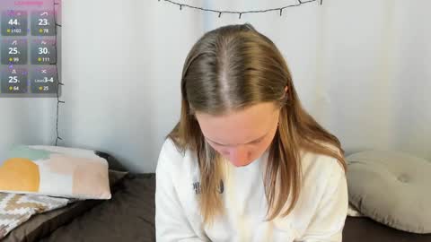 Snapshot of bubblebbb chatting on December 2024 04:06:01 AM Sabrina online show from December 2024 04:06:01 AM