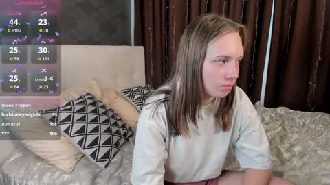 Snapshot of bubblebbb chatting on January 2025 08:07:02 AM Sabrina online show from January 2025 08:07:02 AM