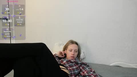 Snapshot of bubblebbb chatting on October 2025 04:02:01 AM Sabrina online show from October 2025 04:02:01 AM