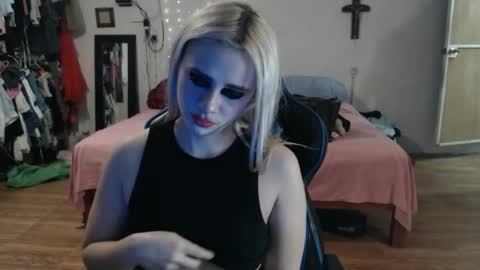 Isabella but call me isa  online show from November 2025 04:45:02 AM