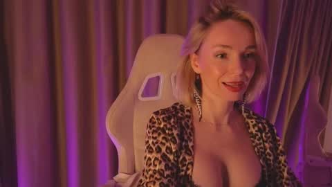 bubbling_crush online show from February 2025 07:36:01 PM