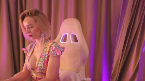 bubbling_crush online show from March 2025 10:28:02 PM