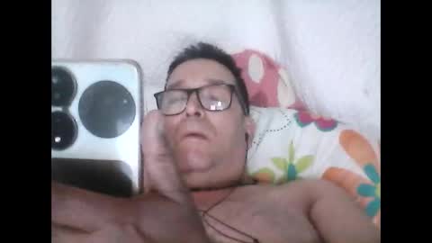 Snapshot of buchs32 chatting on December 2025 05:49:01 AM buchs32 online show from December 2025 05:49:01 AM