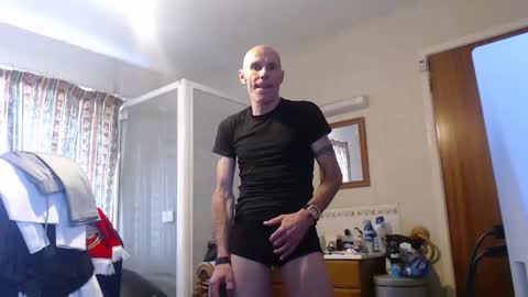 Snapshot of buck70 chatting on April 2026 04:48:01 PM buck70 online show from April 2026 04:48:01 PM