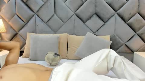 Buda y Cataleya online show from November 2025 03:34:02 PM