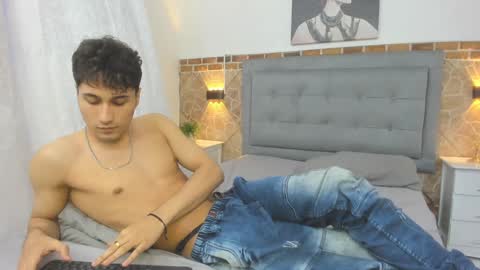 Snapshot of buddy_whitte chatting on January 2025 05:37:02 PM Buddy Whitte online show from January 2025 05:37:02 PM