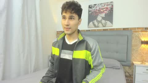 Snapshot of buddy_whitte chatting on January 2025 11:24:01 AM Buddy Whitte online show from January 2025 11:24:01 AM